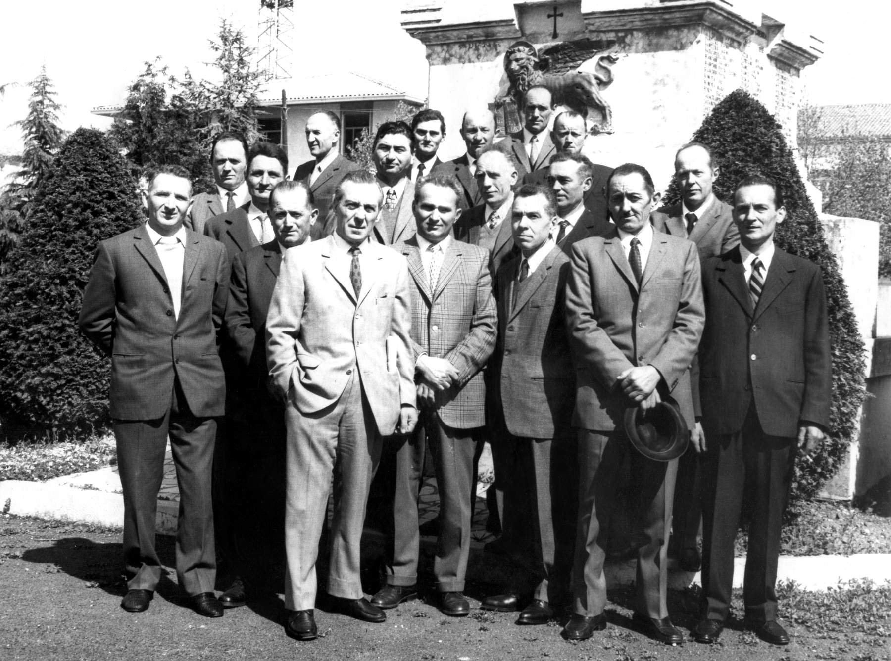 Festa della classe 1920.  Carrelle Vincenzo, Gazzola Fiorino, Zanolla Dante, Priarollo Settimo (Rino), Signor Fausto, Bianchin Angelo, Carlesso Carlo, Bandiera Alfredo, Zanetti Antonio, Menegon Gino (Postin), Favero Angelo, Comazzetto Francesco, Basso Felice, e altri.