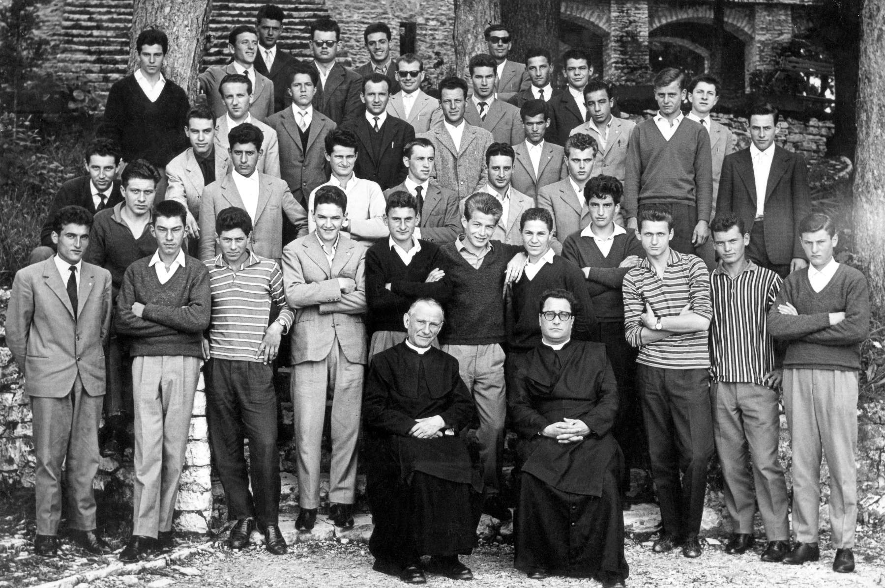  Esercizi spirituali alla casa del Sacro Cuore di Possagno. Padre Pellegrino, padre Riccardo Zardinoni, Gallina Romano, Tocchetto Placido, Morlin Mansueto, Gallina ?, Innocente Egidio, Spadetto Florido, Morlin Angelo, Morlin Graziano, Spadetto ?, Faccin Iseo, Berdusco ?.