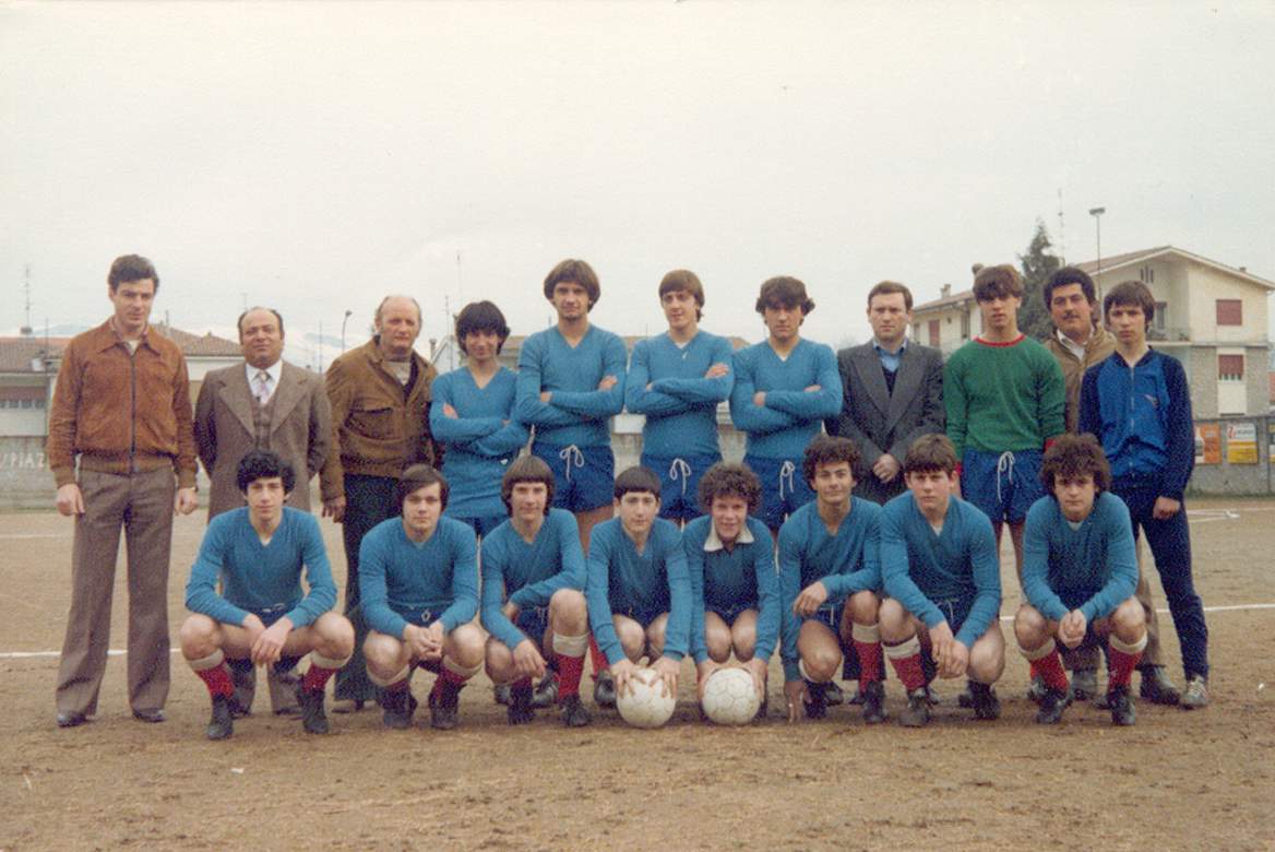 Ci sono:  in piedi: Vendramini Dino, Carnielli Armando, Tondello Ezzechiele, Morlin Sandro, Tondello Maurizio, Brunello Michele, Visentin Daniele, Precoma Sandro, Tonello Luca, Morlin Marco.  Sotto: Steccato Pasquale, Carniello Luciano, Rizzotto Luigino, Steccato Maurizio, Borlina Michele, Bettamin Michele, Bonora Ivano, Piccoli Stefano.