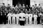 Prima Comunione classe 1951. Ci sono: Don Camillo Pasin, Gallina Raffaele, Bonora Dino, Favero Sergio, Bandiera Alfonso, Ferrero Franco, Pisan Luigi Paolo, Foscarini Ido, Priarollo Luciano, Favero Marcello, Robazza Leandro, Precoma Sergio, Poloni Sandro, Foscarini Gino, Precoma Mario, Bomsembiante Martino, Forner Mario, Bandiera Dino, Cavallin Giuseppe, Zilio Giulio, Bresolin Giancarlo, Bonora Sandro, Pozzobon Omero, Bonora Lucio, Brombal Norio, Gallina Ennio, Zucchello Mario, Bordin Adriano.
