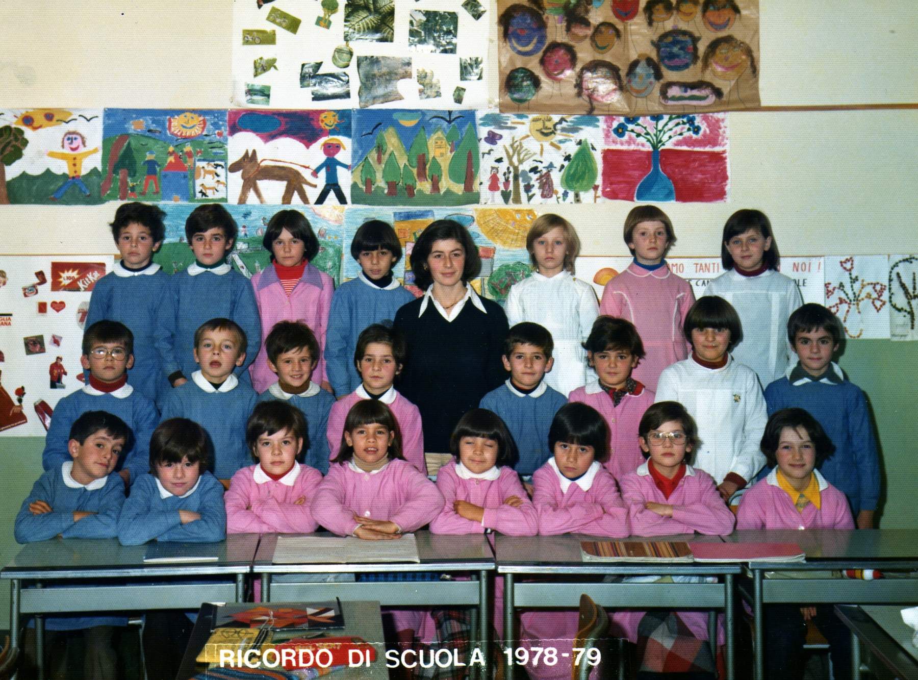 Classe 2B del 1971 anno 1978-79 Maestra Olga Pozzobon vicaria fino al 2013 e ora in pensione, Luca Tonello, Walter Guiotto, Barbara Gandin, Thomas Soligo, Lorena Serra, Marika ?, Stefania Tiberio, Simone Gazzola ( o Cazzola), Andrea Faccin, Stefano Mazzocato, Michela Mondin?, Massimo Morlin, Alessandra Ferraccioli, Dominga Rosso, Massimo Gallina, Luigi ?, ??, Roberta Bordin, Daniela Gallina, Paola Cerchiaro, Michela Perrone, Patrizia Marcon, Michela Favretto.