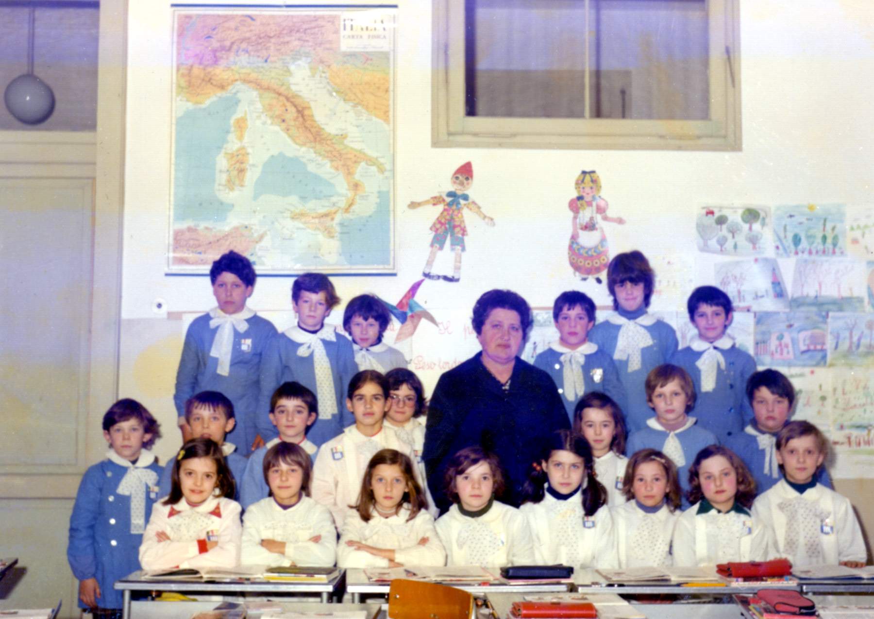 Classe 1967 di Campagna con la maestra Wanda. Ci sono: Giuseppe Reginato, Luca Piovesan, Maschio Silvano, Gabriele Bettamin, Fabio Dal Din, Stefano Cavarzan, Luciano Gallina, Oscar Ganeo, Mauro Dalla Riva, Roberto Danieli, Stefano Marconato, Lidia Piovesan, Nadia Bordin, Germano Garbuio, Manuela Garbuio, Carraro Ilaria, Cristina Borella, Consuelo Geremia, Lucia Poloniato, Bianchin Luciana, Zanolla Manuela, Lucia Fasan.