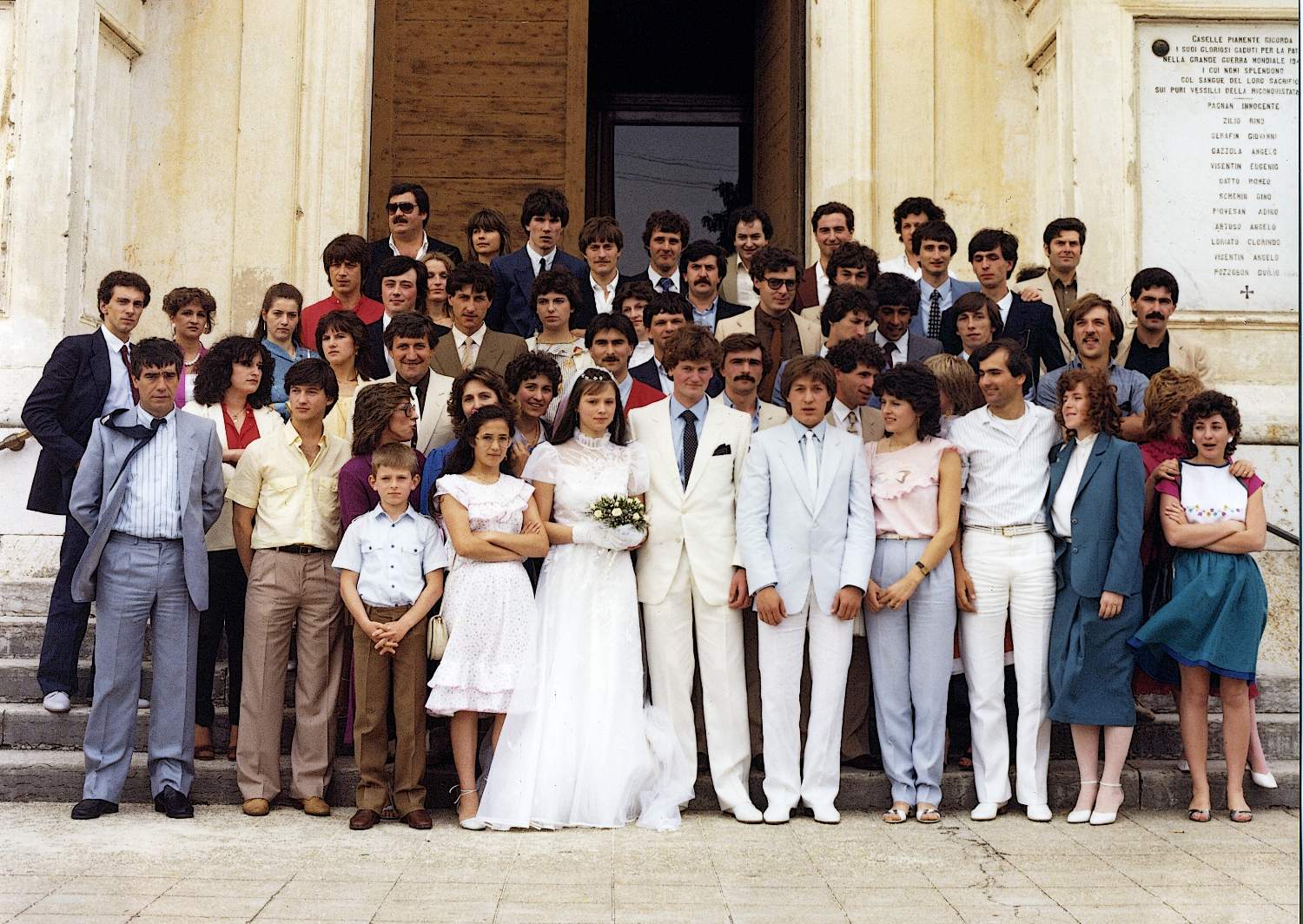 Gli amici: Roberto Danieli, Annamaria Marcon, Dino Prenot, Elio, Italo, Ortensio, Marino, Alvis, Milena, Luigino, Nevio, Gianni, Dino, Franco, Mario, Roberto Tarozzo, Armanda, Antonella, Renato, Giorgio, Michela, Antonella, Marilena, Dario, Carla, Paola, luisa, Gino, Daniela, Mauro, Walter, Mauro, Lino, Annalisa, Bruna, Maria Pia, Rosanna, Maria, Franco, Damiano, Arturo, Disma, Fabrizio, Cosma.