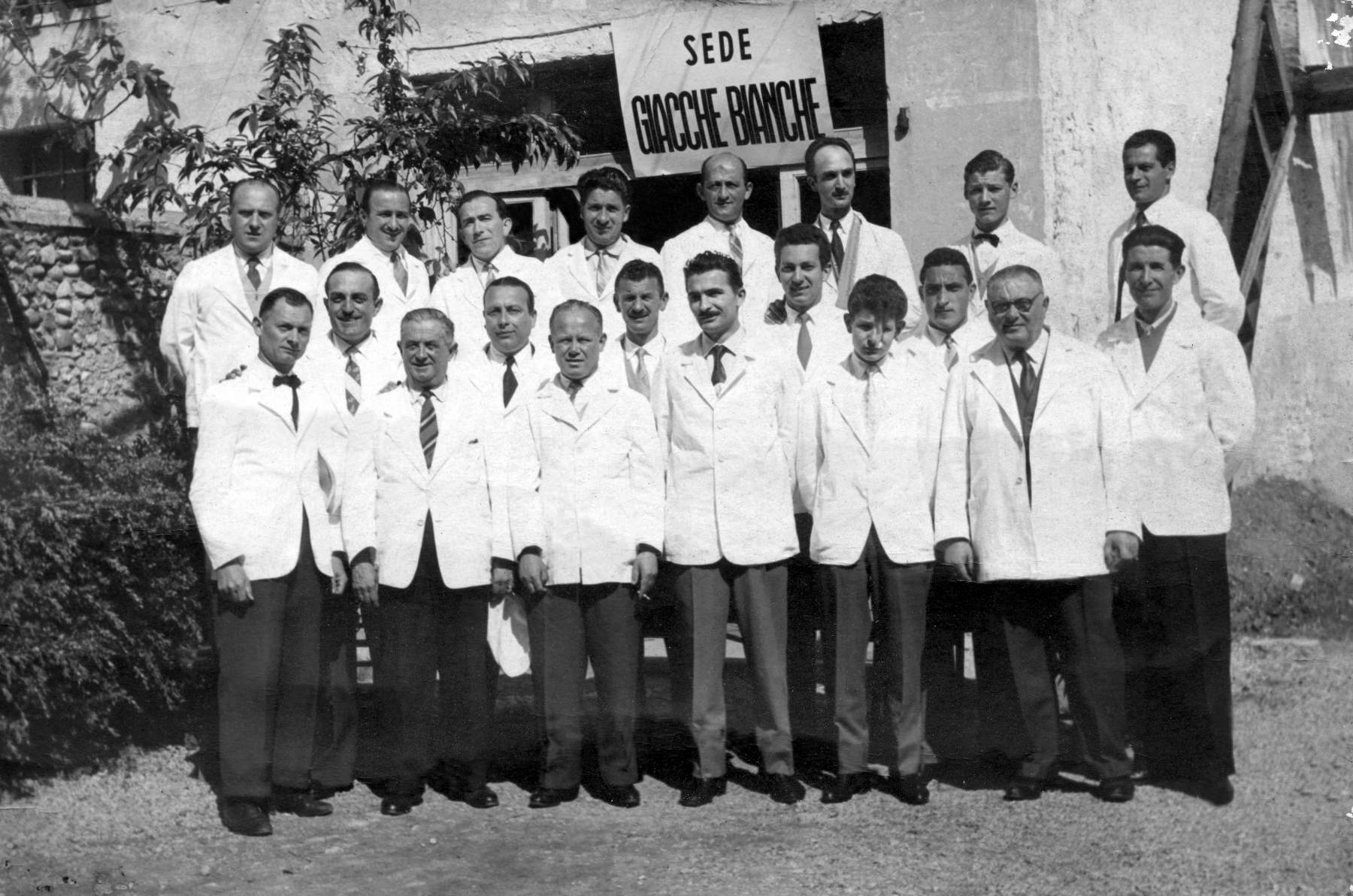 prima fila alto: Conte Giovanni, Bordin Maurizio, Caverzan ?, Favero Ruibras, Panciera Italo, Durante Amilcare, Bazzacco Rino, Ballanzin Antonio. Sotto: Bazzacco Piero, Serafino App. Carabiniere, Garioni Virginio, Zecchinel Nino,  Faccin Ettore,  Bortolan Antonio, Bruno del Gal, Casagrande Alfonso, Ballon Sergio, Pagnan Lorenzo,Conte Abbondio, Bramezza Mondo.