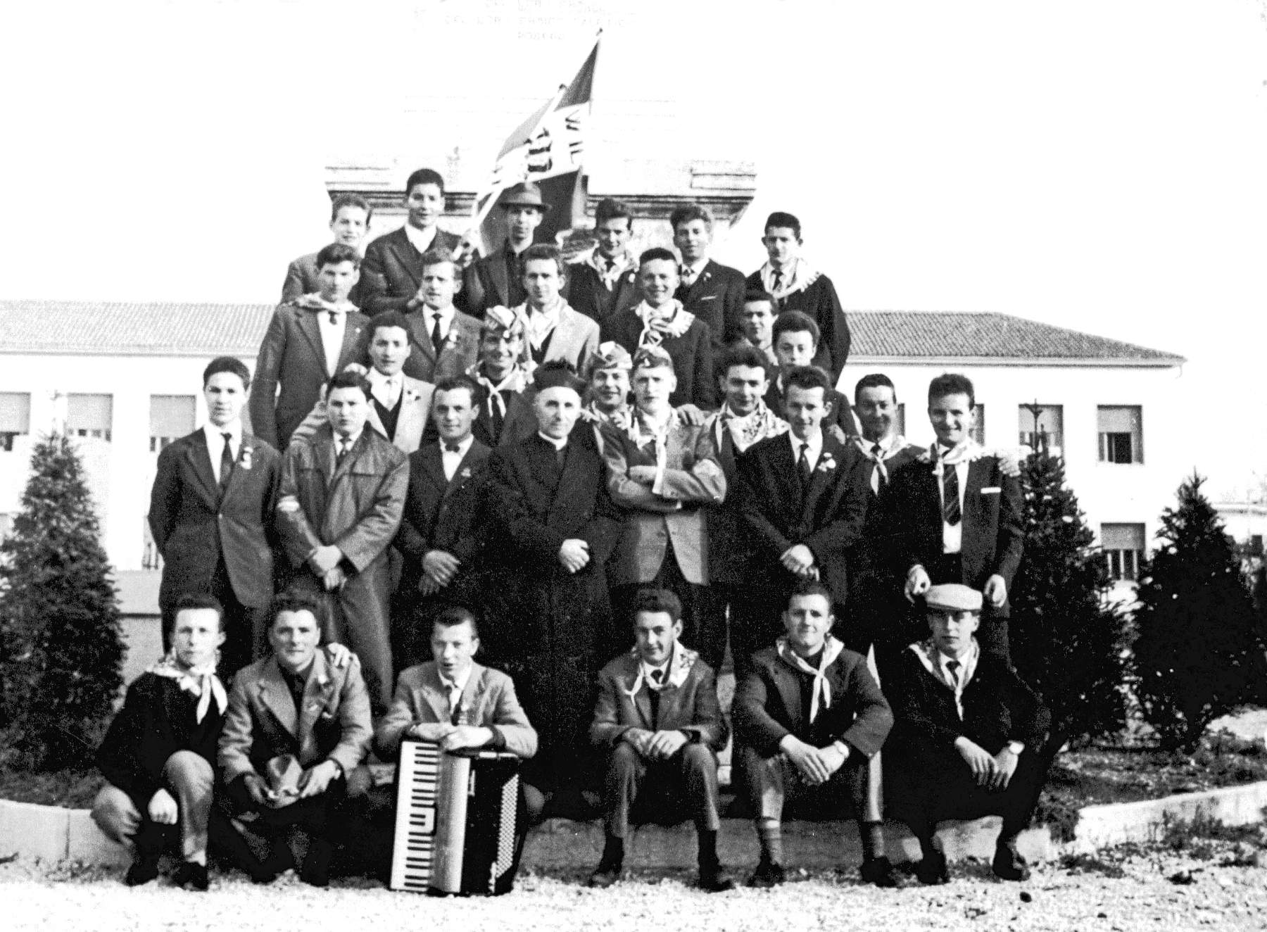 Don Camillo Pasin, Gallina Alfredo, Lino Bordin, Marino Bonora, Mansueto Morlin, Gianni carelle, Annibale Bandiera, Nunzio Velo, Faccin Dino (Necchi), Faccin Renzo, Gallina Galdino, Giulio Michele, Aldo Faccin, Elio Rizzotto, Remo Tonello, Valeriano Gallina, Tetrini Adriano, Pietro Perin, Bruno Tesser, Secondo Garbuio, Zucchello Dazio, Antonio Rizzotto, Gallina Bruno, Priarollo Aldo, Fasan Danilo, Erico Rizzotto, Piovesan Lino, Calzamatta Aldo, Zucchello ? (el ceo) e altri.
