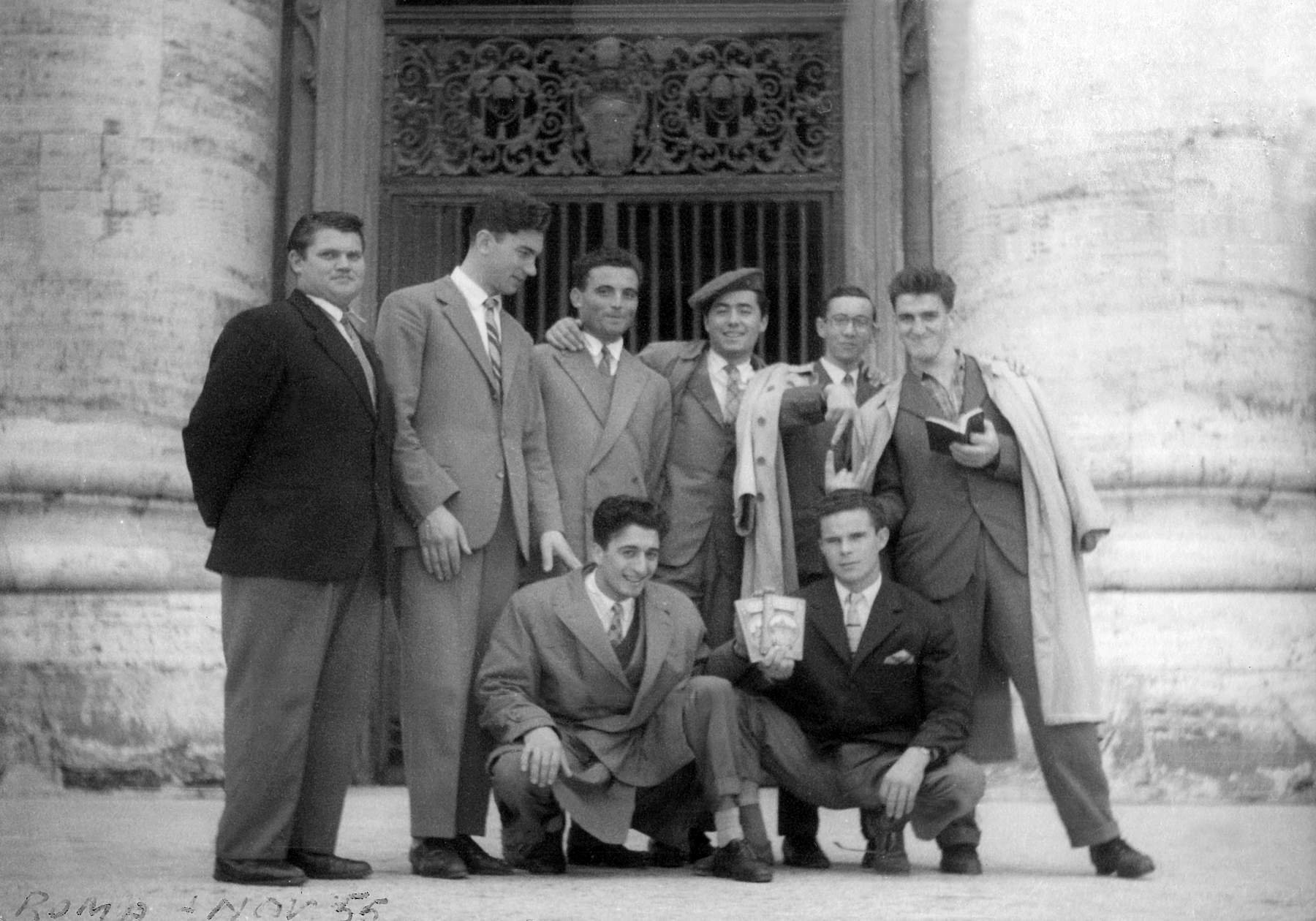 Roma 03 Novembre 1955. Arduino Morlin, Iseo Faccin, Giovanni Cazzola, Sergio Volpato, Mosè Morlin, Leonildo Tiberio. Sotto: Giuseppe Bordin e Guido Gallina.