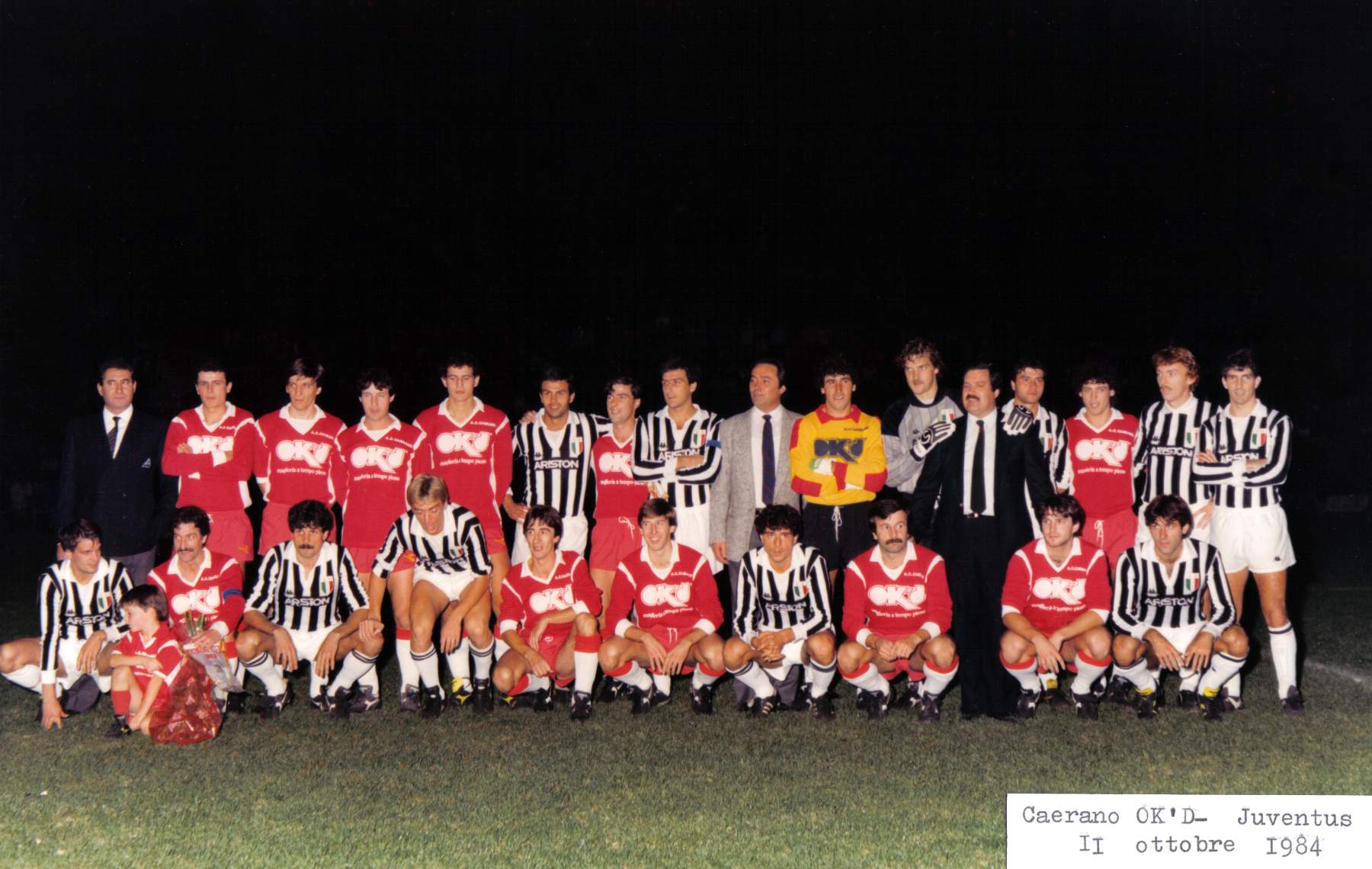 Caerano Juventus 11 Ottobre 1984. Per il Caerano, Storer, Scandiuzzi, Prosdocimi, Mognon, Campagnolo, Barbisan, Vicelli, Brombal, LunardiCorrazzin, Bonato, Scotton. Per la Juventus, Cabrini, Scirea, Tacconi, Boniek, Rossi, Tardelli, Favero, Bonini, Caricola, Briaschi, Presenti Volpato Sergio, Danieli Roberto e Gallina.