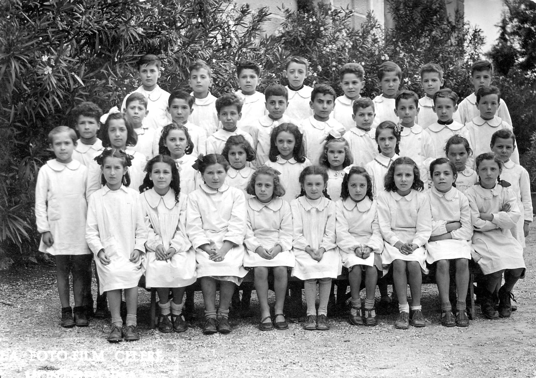 Classe 1939 alle elementari. Pietro Pellizzari, Enzo Colognese, Volpato Aldo, Rolando Gallina, Silverio Zaffaina, Desti Baratta Giacomino, Luigino Foggiato, Giallongo Giuseppe, Andolfato ?, Gallo ? e altri.