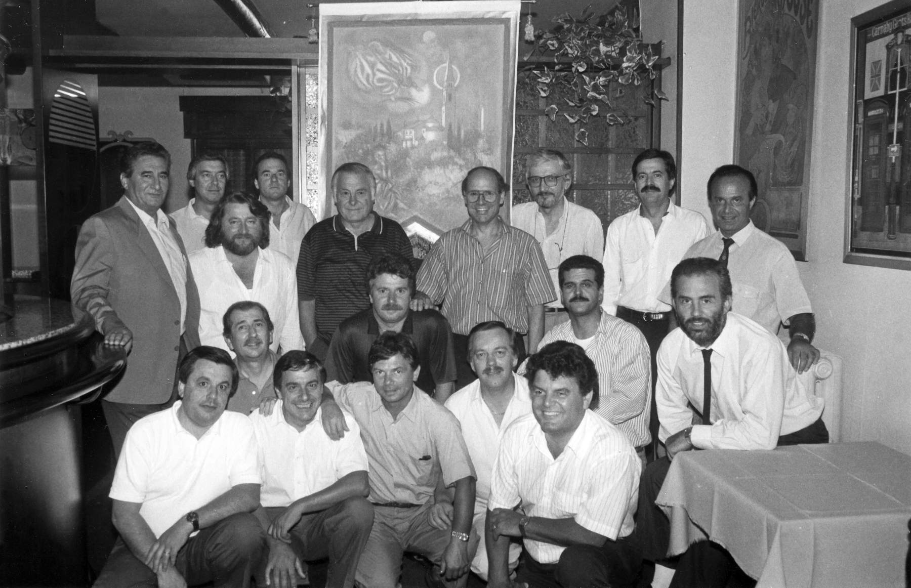 Da alto a sx. Gallina Luciano, Visentin Renzo, Cornuda Edo, Martinazzo Vincenzo, il pittore del drappo Stefani Ottorino, Zaffaina Silverio, Tessariol Tiziano, Del Mar Paolo, Cavasotto Benito, De Cesaro Gianpiero, Sartor Silvano, Tessari Renato, Cavasin Vasco, Groppo Giuseppe, Pecoroni Gianni, Venturini Dino e Colle Eliseo.