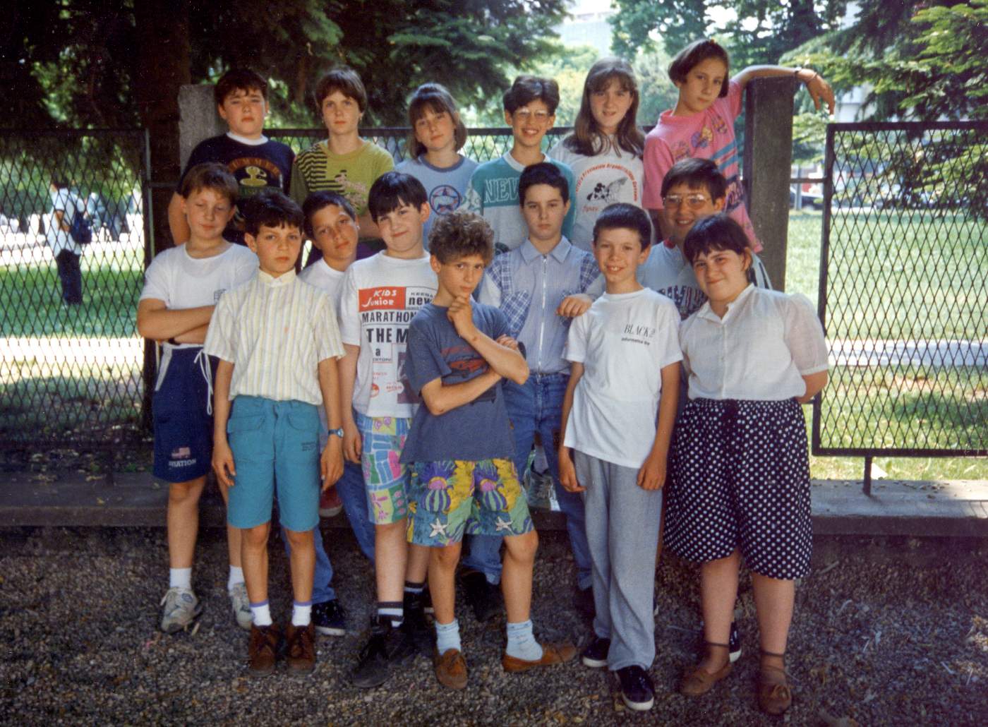Classe 1985 alle elementari. Manuel Pisan, Sarah Zanoni, Susy Precoma, Manuel Bolzonello, Stefania Gazzola, Nerina Luison, Fabio Bianchin, Stefano Zanesco, Manuel Vendramini, Simone Bandiera, Michele Maschio, D. Berdusco, Francesco Corner, Ivan Morlin, Laura Polo.